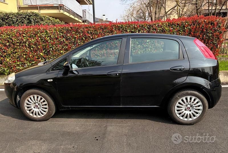 Usata Fiat Grande Punto Active 77 CV (56 kW) 2007 Nero Utilitaria