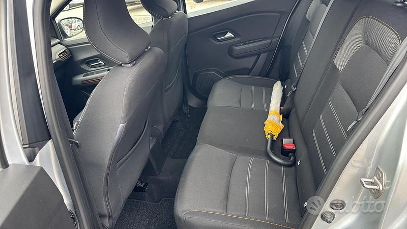 Grigio Usata 2022 Dacia Sandero Stepway Tre volumi | 12.500 € (Buon prezzo) - Immagine 1/4