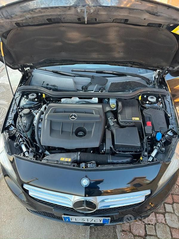 Usata Mercedes A180 109 CV (80 kW) 2015 Nero Berlina