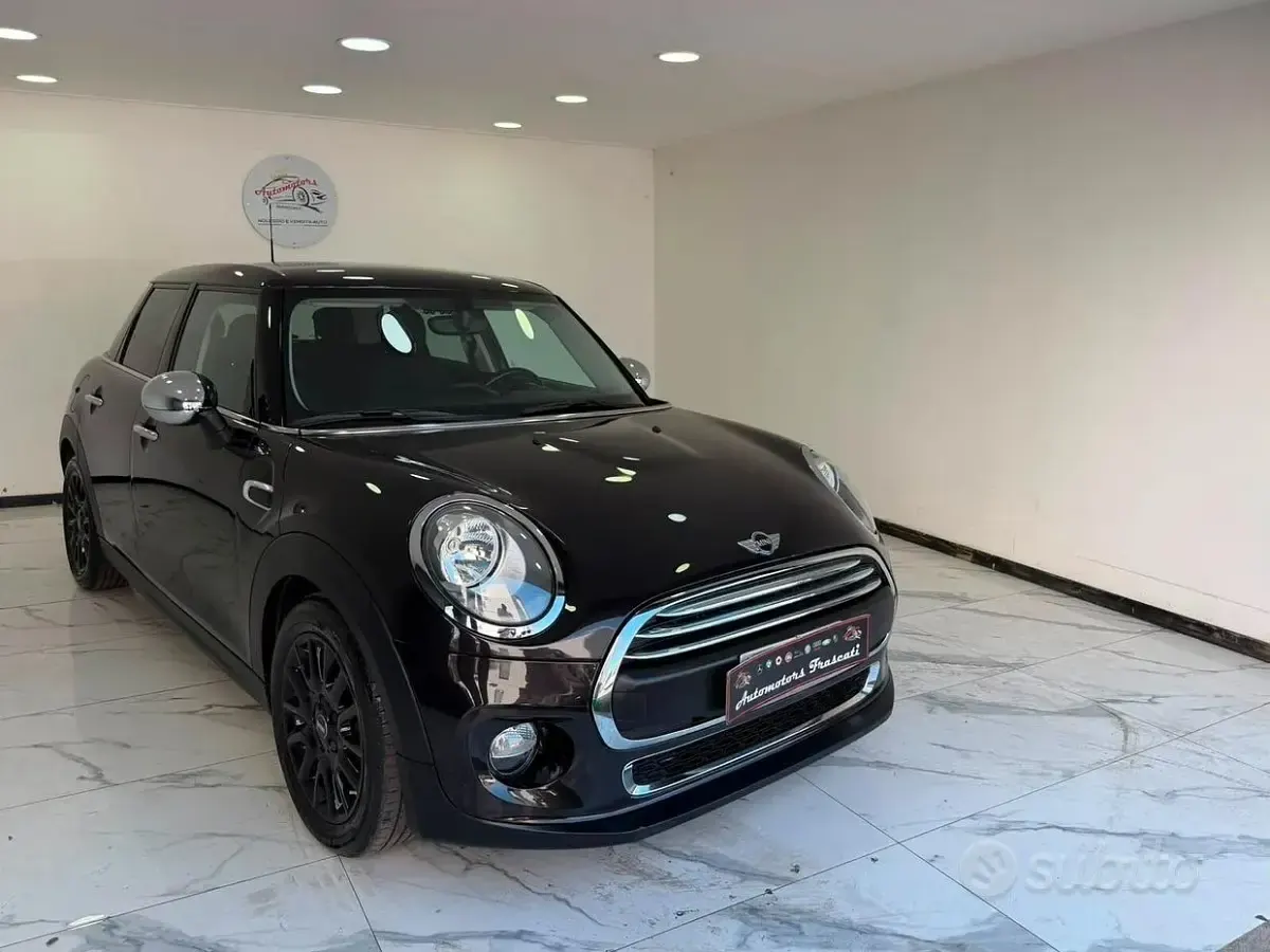 Usata Mini ONE 95 CV (69 kW) 2015 Marrone Utilitaria
