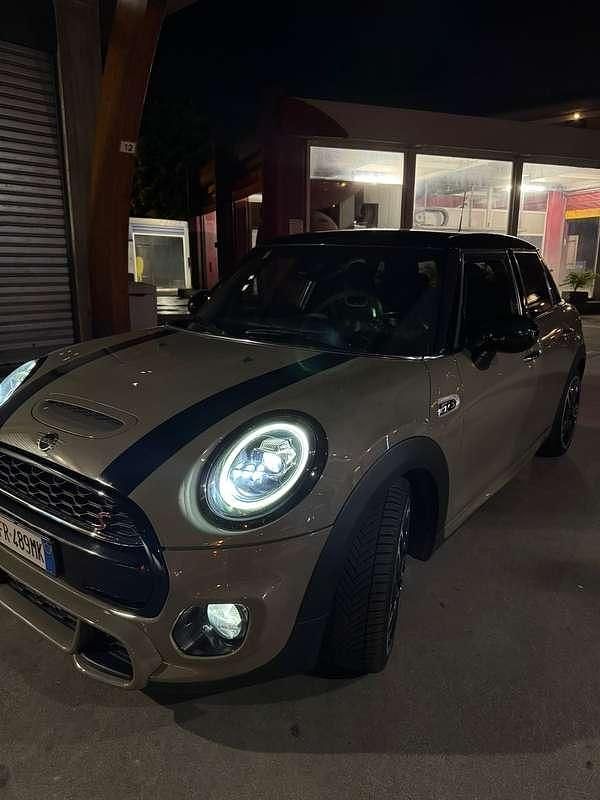 Usata Mini Cooper SD Business 170 CV (125 kW) 2019 Verde Utilitaria