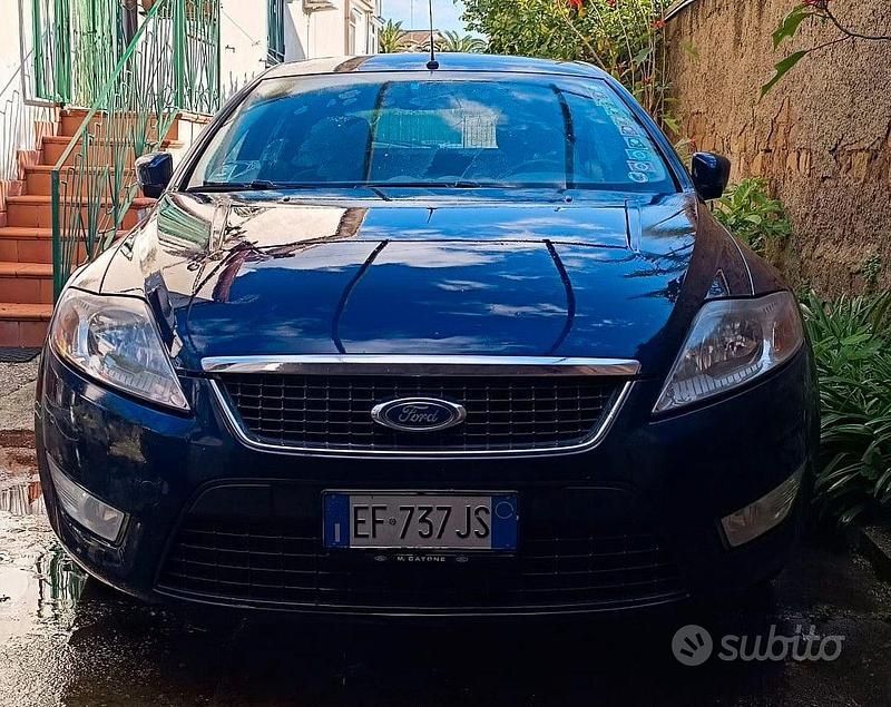 Usata Ford Mondeo 140 CV (102 kW) 2010 Blu Berlina