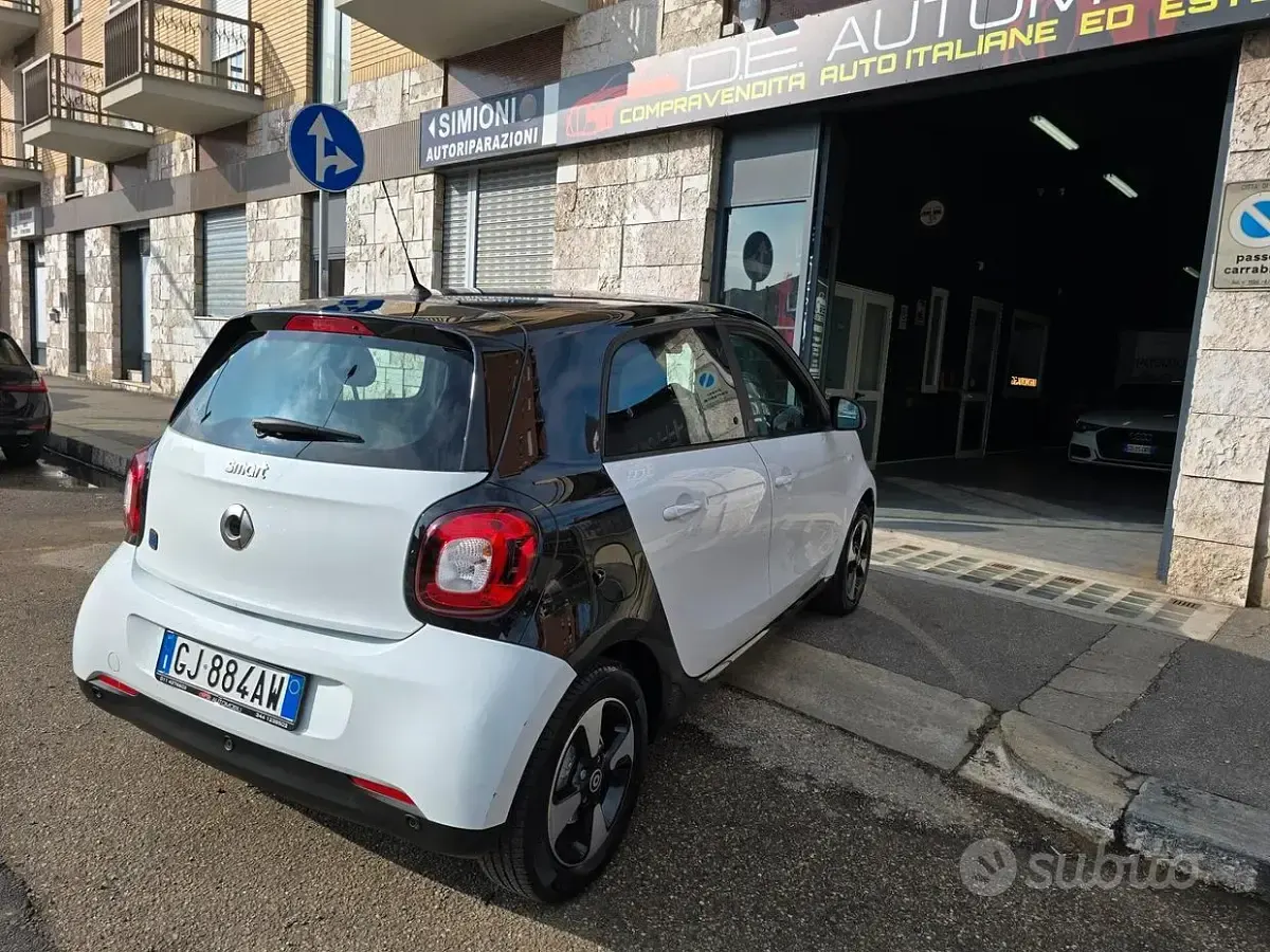 Usata Smart ForFour Prime 41 kW (56 CV) 2026 Bianco Utilitaria