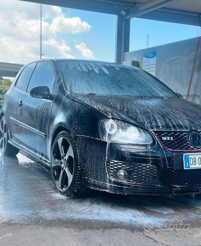 Nero Usata 2009 VW Golf VI GTI | 12.500 € (Buon prezzo) - Immagine 1/4