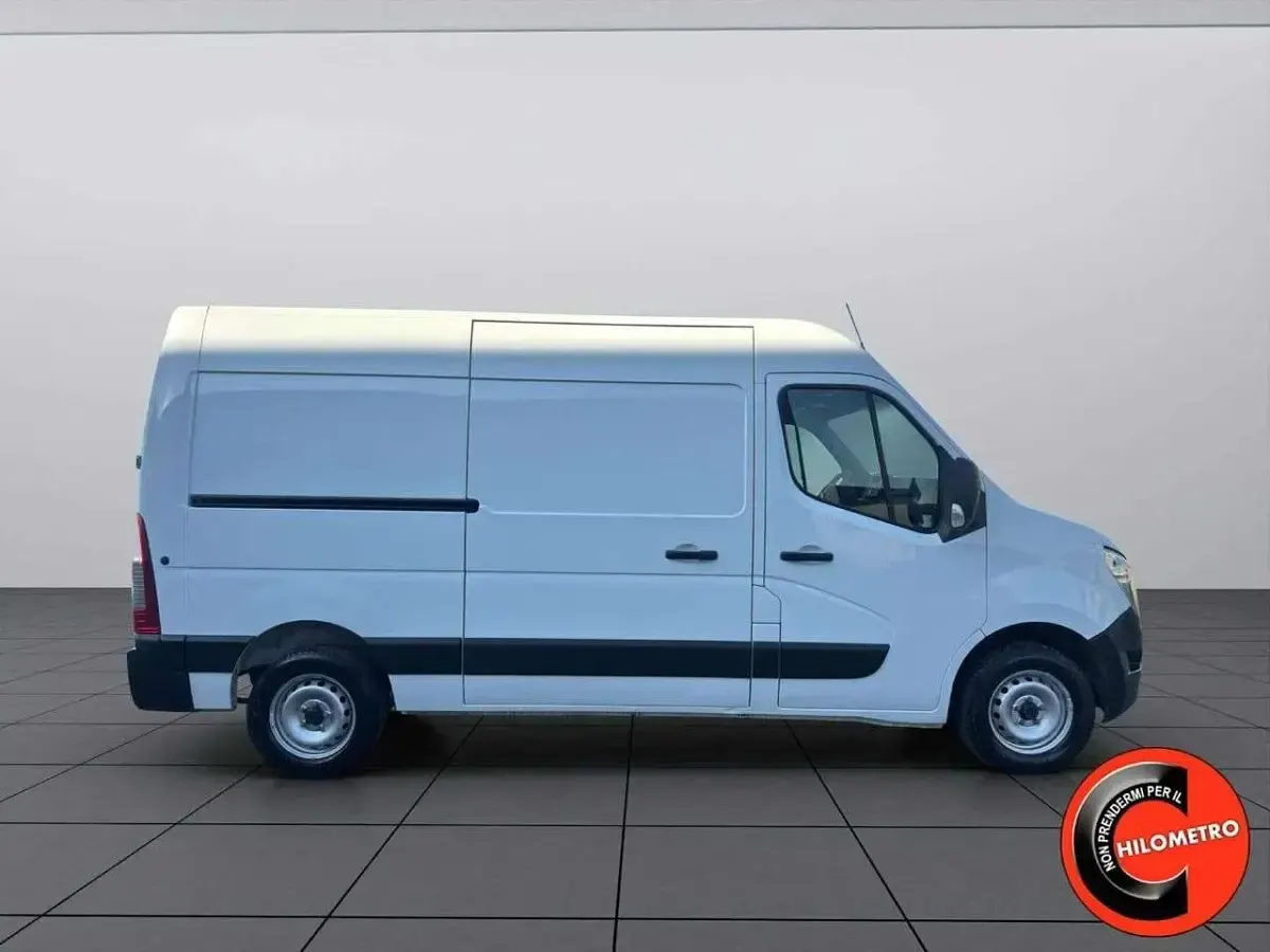Usata Renault Master 135 CV (99 kW) 2022 Bianco Monovolume
