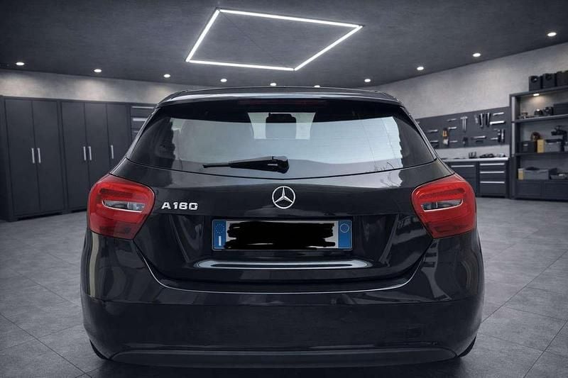 Usata Mercedes A180 Premium 109 CV (80 kW) 2017 Berlina