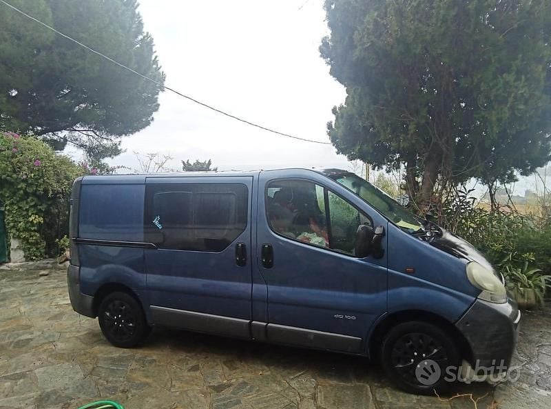 Usata Nissan Primastar 100 CV (73 kW) 2006 Blu Monovolume