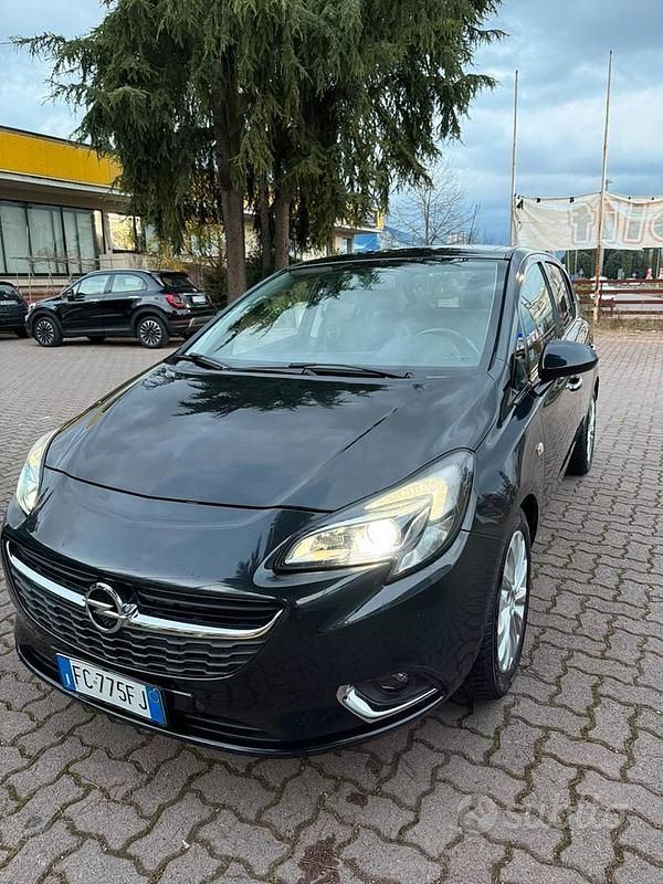 Usata Opel Corsa 2015 Nero Utilitaria