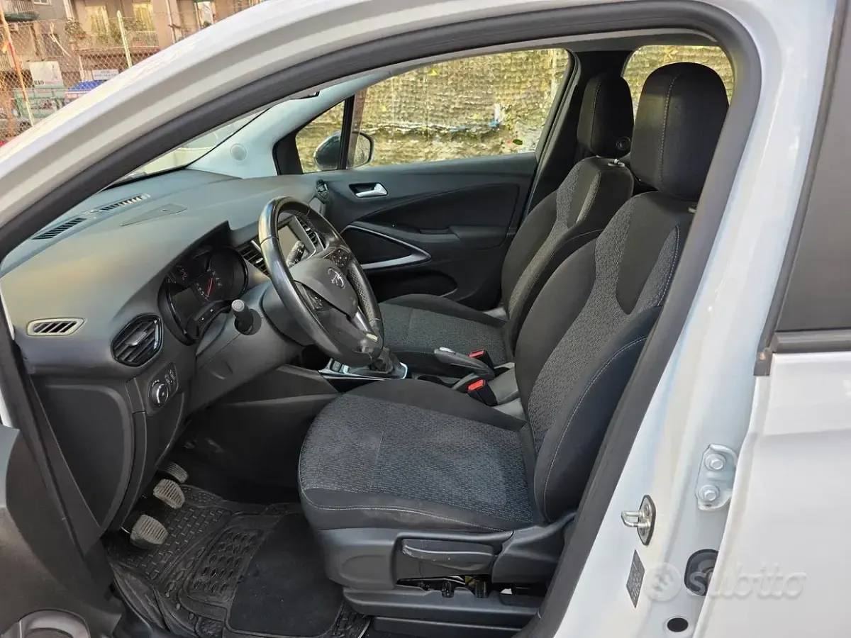 Usata Opel Crossland 110 CV (80 kW) 2023 Bianco SUV