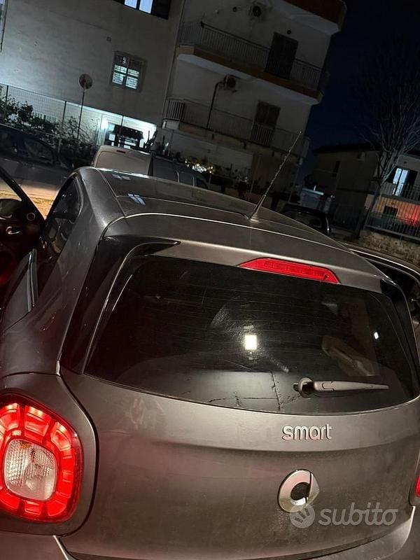 Usata Smart ForFour 90 CV (66 kW) 2017 Grigio Utilitaria
