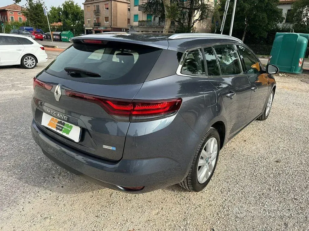 Usata Renault Mégane IV Business 91 CV (66 kW) 2021 Grigio Station wagon