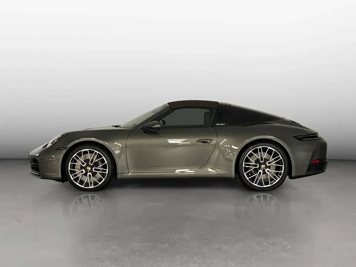 Nuova Porsche 911 Targa 4S 480 CV (353 kW) 2026 Verde adventurine Cabrio