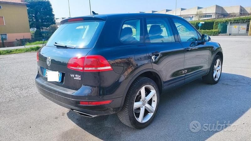 Usata VW Touareg 239 CV (175 kW) 2010 Nero SUV