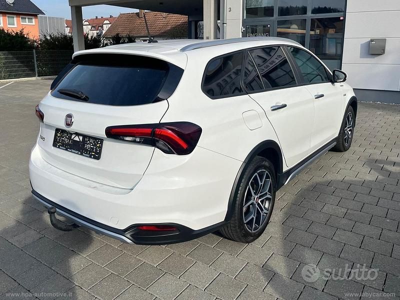 Usata Fiat Tipo Cross 130 CV (95 kW) 2022 Bianco Station wagon