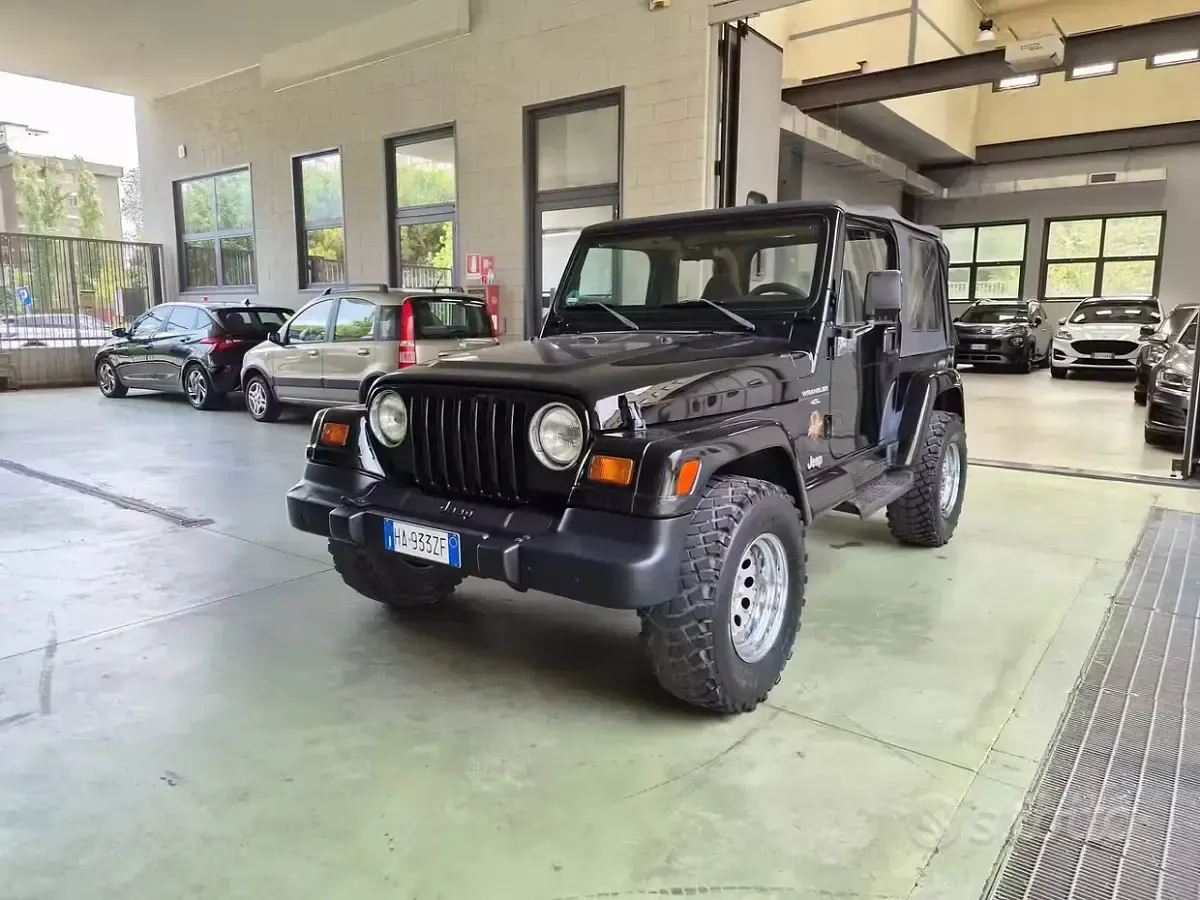 Usata Jeep Wrangler Sahara 177 CV (130 kW) 1999 SUV