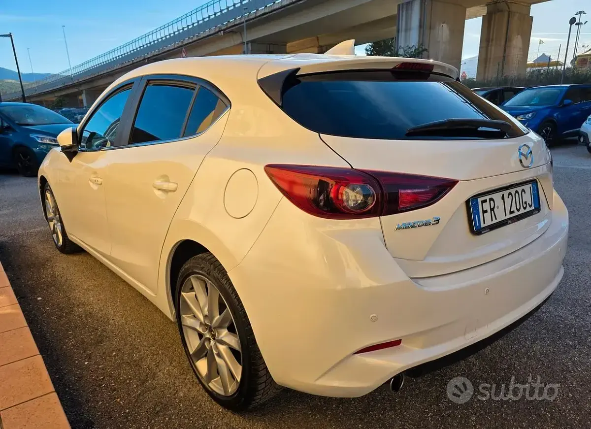 Usata Mazda 3 Exceed 150 CV (110 kW) 2018 Bianco Berlina