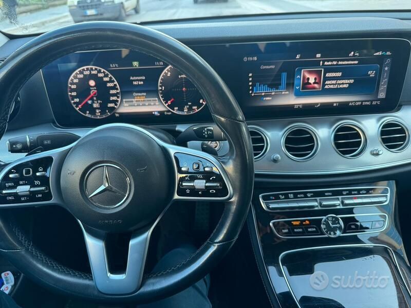 Usata 2019 Mercedes E200 Tre volumi | 21.500 € (Buon prezzo) - Immagine 1/4