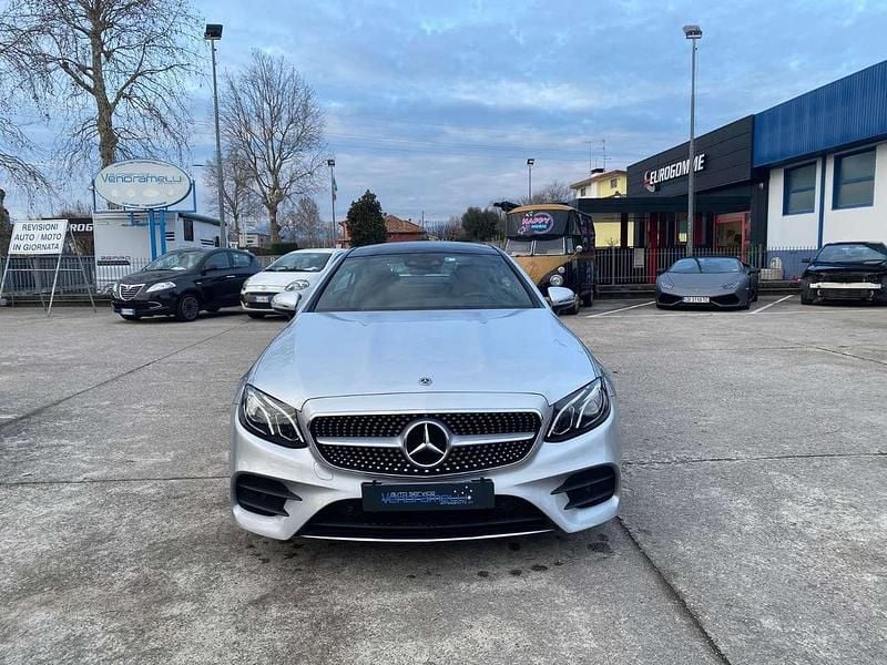 Usata Mercedes E220 Premium 194 CV (142 kW) 2017 Argento Coupé