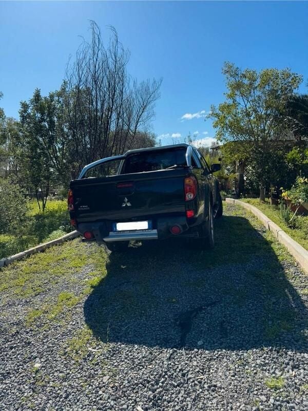 Nero Usata 2012 Mitsubishi L200 Pick-up | 16.000 € (Buon prezzo) - Immagine 1/2
