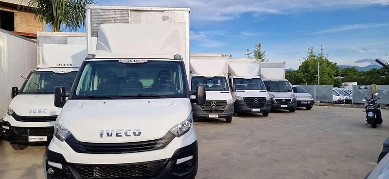 Usata Iveco Daily 178 CV (130 kW) 2018 Bianco Furgone