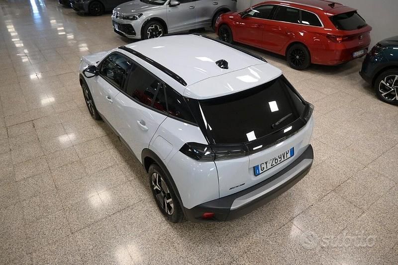 Usata Peugeot 2008 Allure 101 CV (74 kW) 2025 Bianco SUV