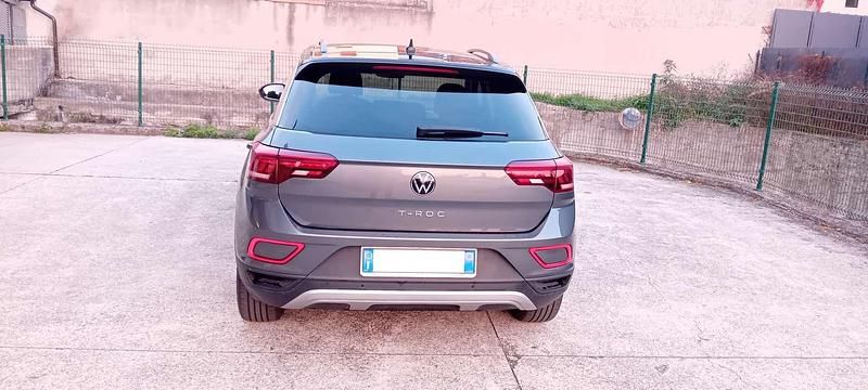 Usata VW T-Roc Life 110 CV (80 kW) 2023 Grigio SUV