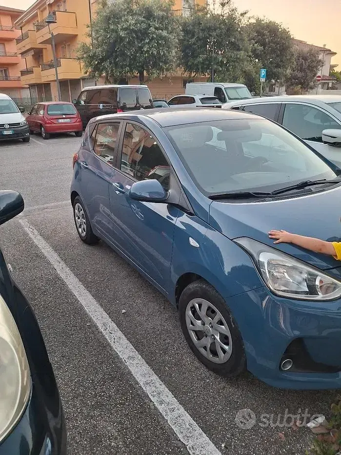 Usata Hyundai i10 66 CV (48 kW) 2017 Bluazzurro Utilitaria
