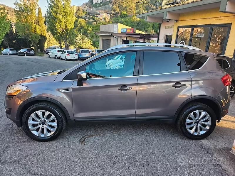 Begagnad Ford Kuga Titanium 163 HK (119 kW) 2012 Grå SUV