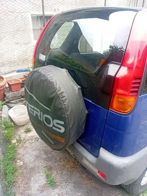 Usata Daihatsu Terios 86 CV (63 kW) 2000 Bluazzurro SUV