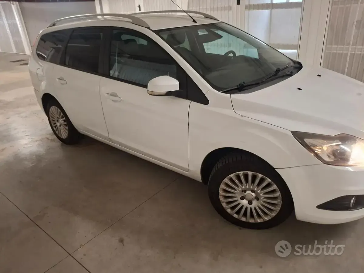 Usata Ford Focus 109 CV (80 kW) 2009 Bianco Station wagon