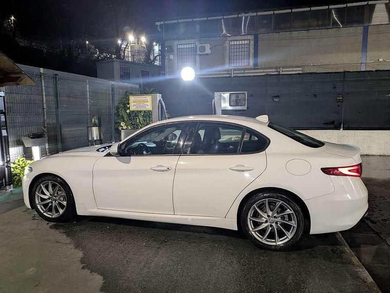Usata Alfa Romeo Giulia Super 150 CV (110 kW) 2017 Berlina