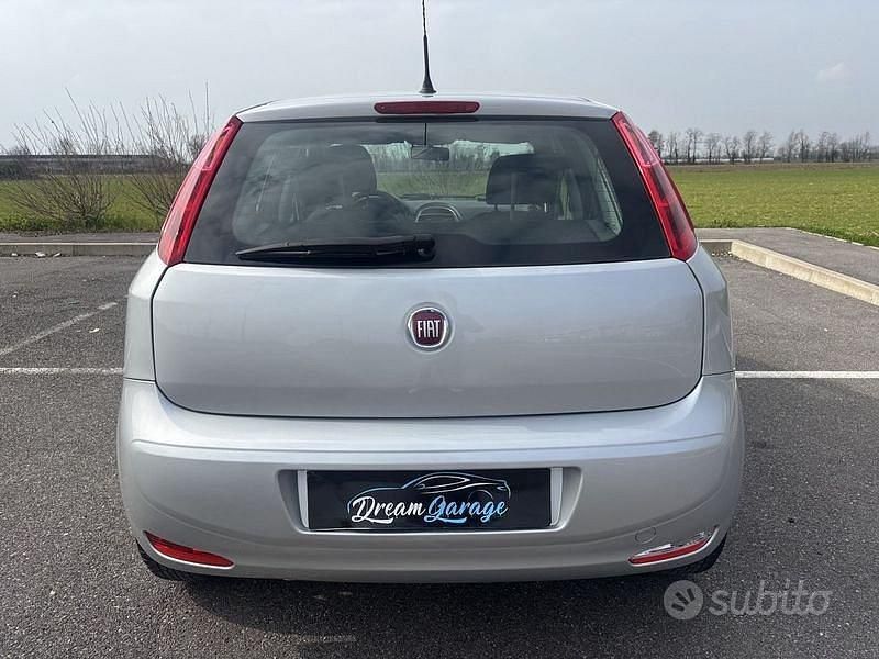 Usata Fiat Punto 69 CV (50 kW) 2018 Grigio Utilitaria