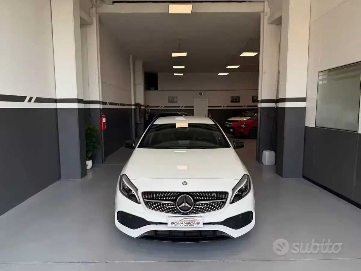 Usata Mercedes A180 Premium 122 CV (89 kW) 2016 Bianco Utilitaria