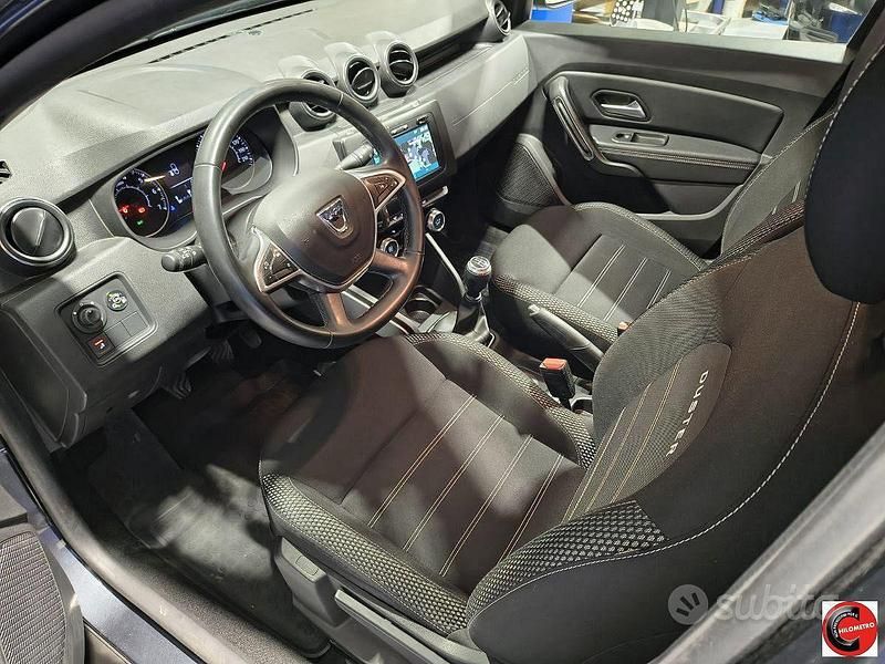 Usata Dacia Duster Prestige 100 CV (73 kW) 2020 Grigio SUV