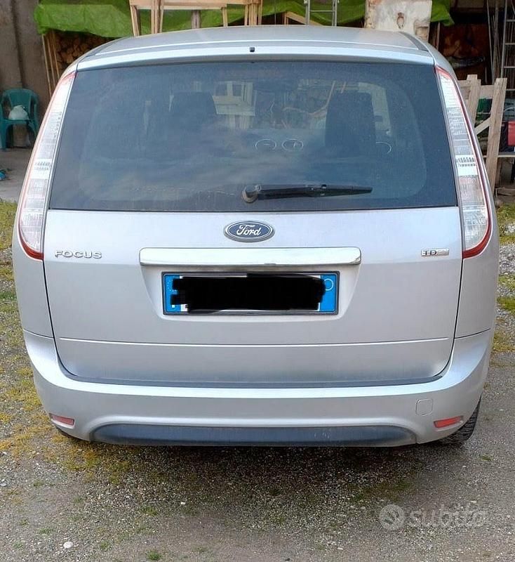 Käytetty Ford Focus 100 HP (73 kW) 2008 Harmaa Farmari