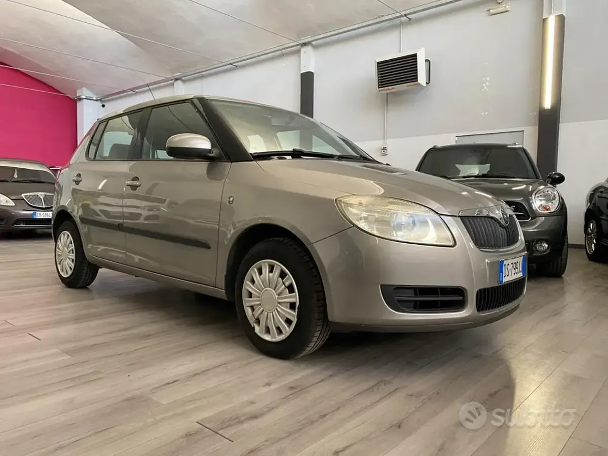 Usata Skoda Fabia Style 69 CV (50 kW) 2008 Grigio Berlina
