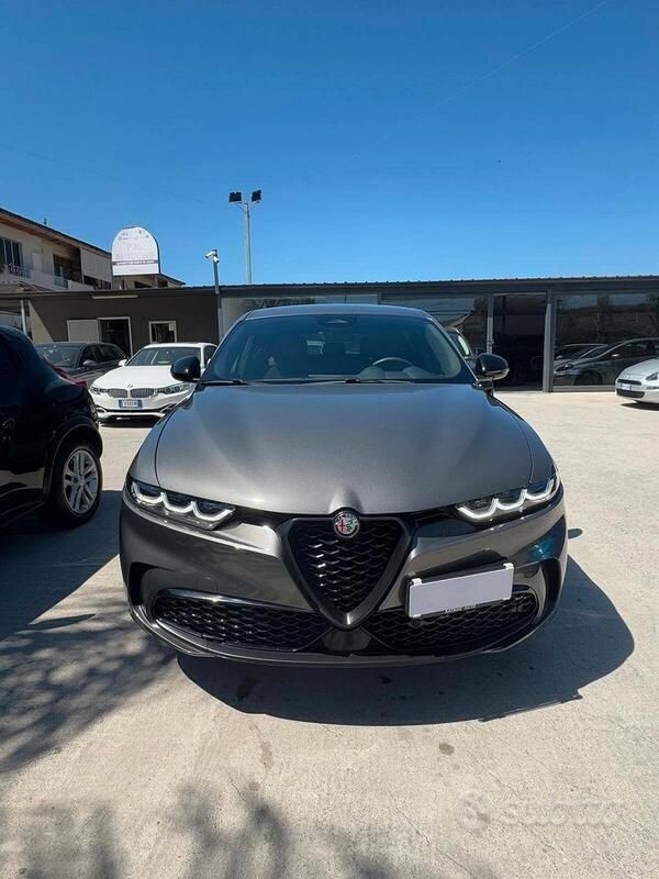 Usata Alfa Romeo Tonale Edizione Speciale 160 CV (117 kW) 2023 Grigio SUV