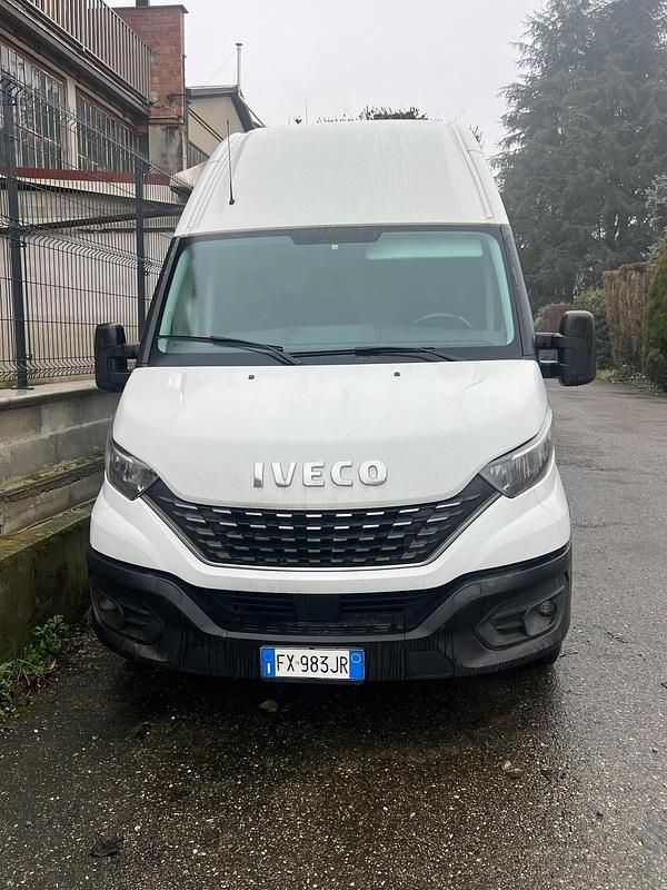 Usata Iveco Daily 135 CV (99 kW) 2020 Bianco