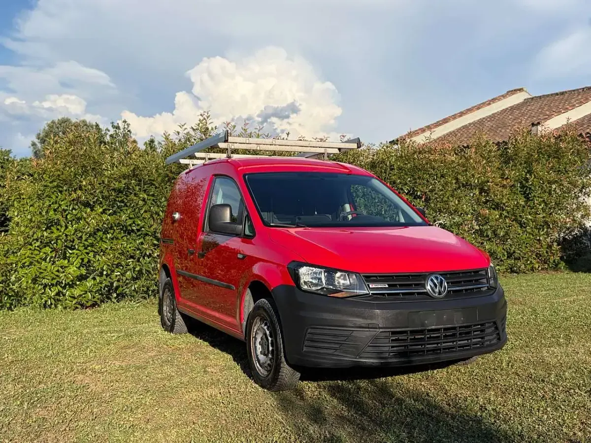 Usata VW Caddy 110 CV (80 kW) 2016 Rosso Monovolume
