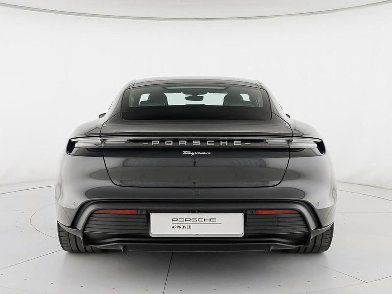 Usata Porsche Taycan Performance Package 22 kW (30 CV) 2023 Grigio vulcano metallizzato Berlina