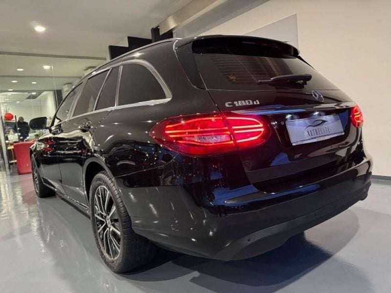 Usata Mercedes C180 Business 122 CV (89 kW) 2018 Nero Station wagon