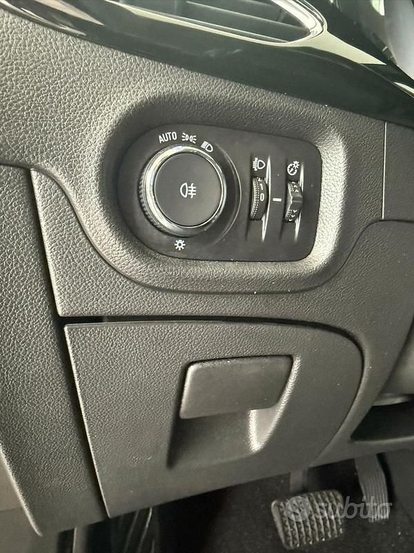 Usata Opel Astra Elegance 122 CV (89 kW) 2021 Bianco Berlina