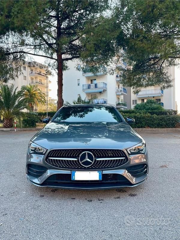 Grigio Usata 2019 Mercedes CLA200 Premium Tre volumi | 21.000 € - Immagine 1/4