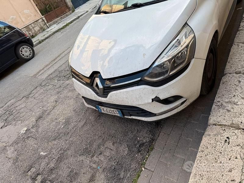 Usata Renault Clio GrandTour 75 CV (55 kW) 2017 Bianco Station wagon