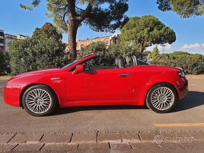 Usata Alfa Romeo Spider Executive 185 CV (136 kW) 2007 Rosso Cabrio