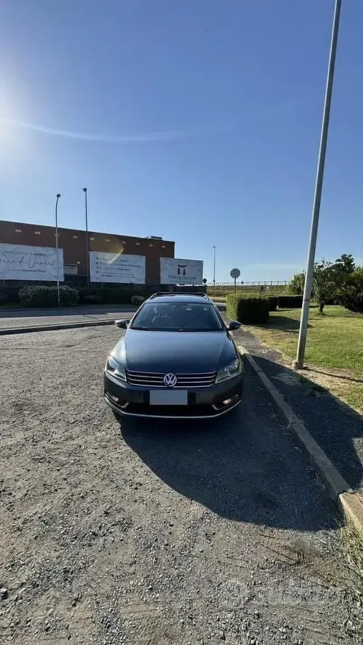 Usata VW Passat 140 CV (102 kW) 2011 Bluazzurro Station wagon