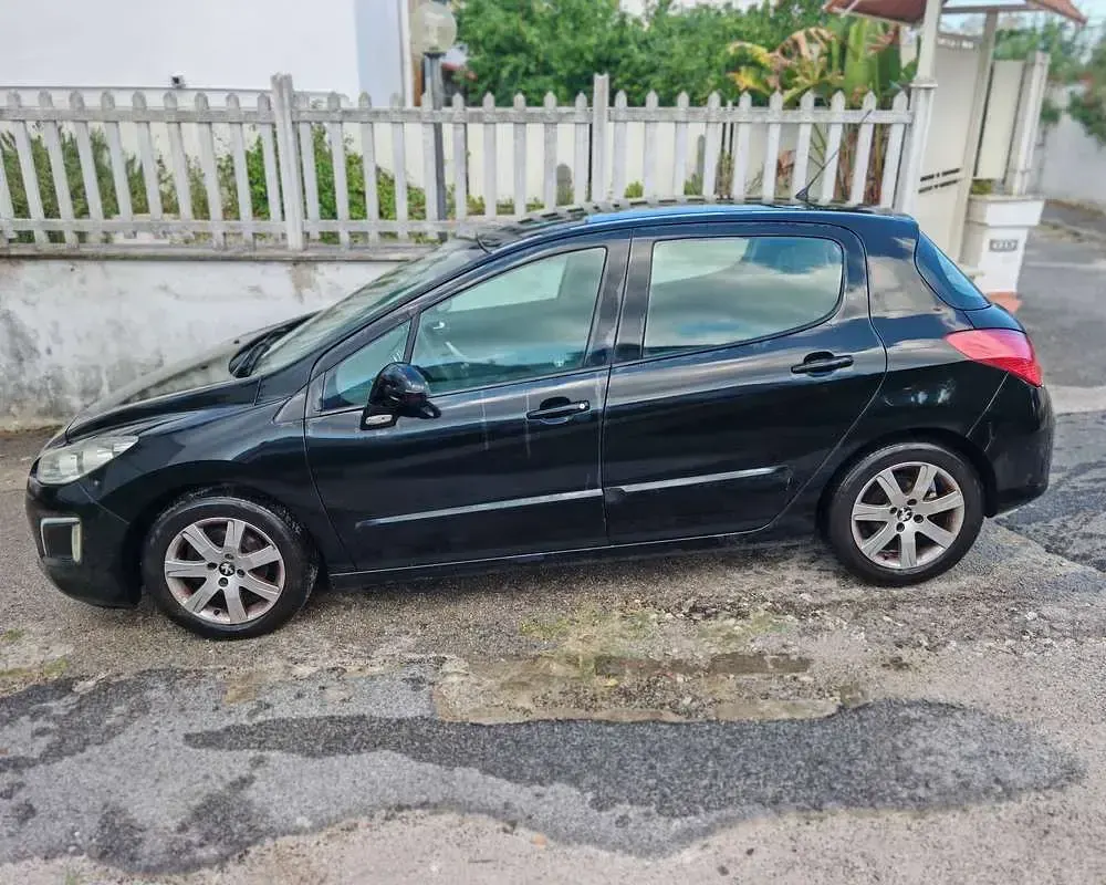 Usata Peugeot 308 Active 92 CV (67 kW) 2012 Nero Berlina