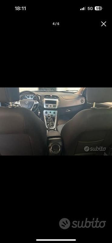 Usata Lancia Delta 120 CV (88 kW) 2011 Nero Utilitaria