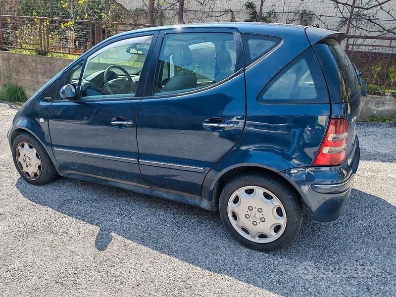 Käytetty Mercedes A170 Elegance 95 HP (69 kW) 2003 Sininen Sedan