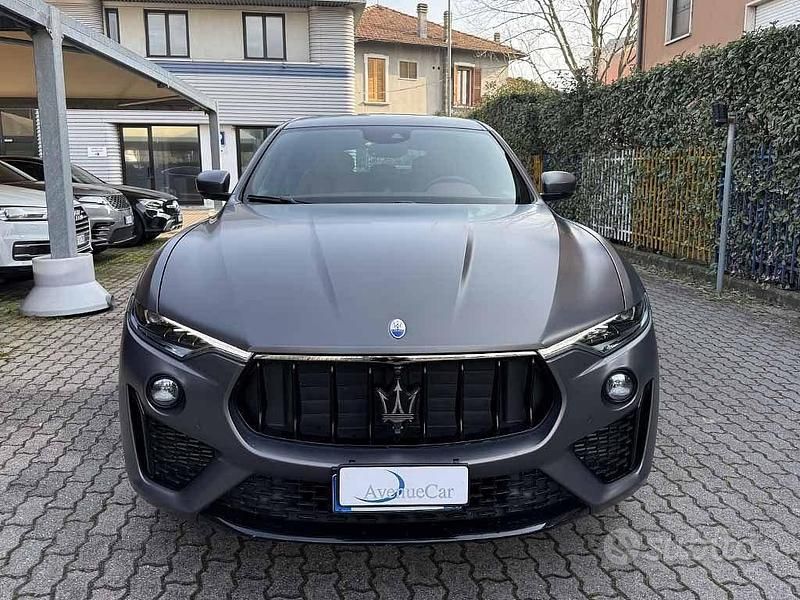 Usata Maserati Levante 250 CV (183 kW) 2019 Grigio opaco / pastello SUV